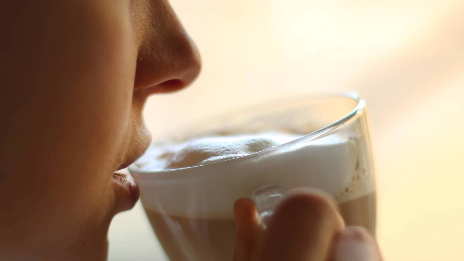 por-que-es-mucho-mejor-para-tu-salud-beber-siempre-el-cafe-caliente